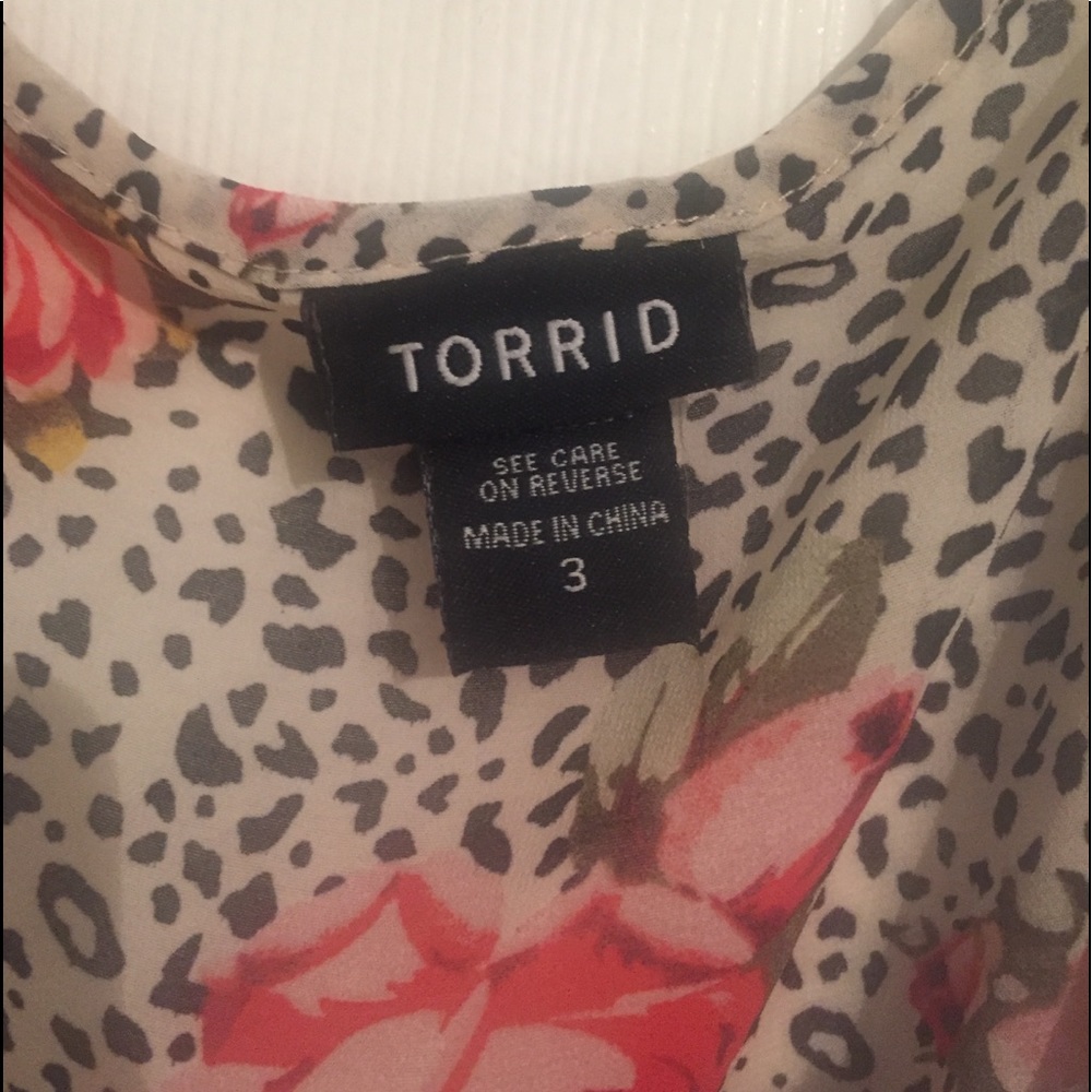 Torrid top - Picture 2 of 4